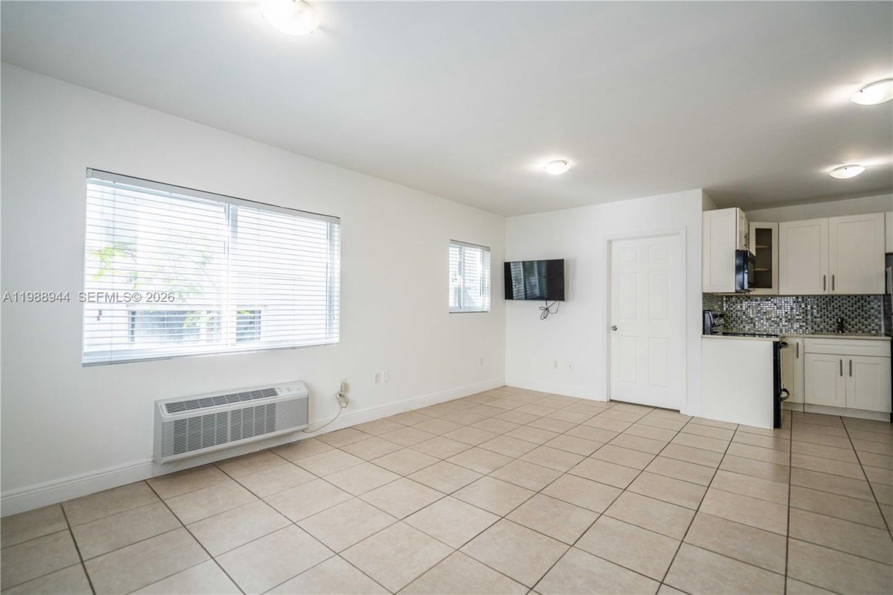 6971 Carlyle Ave , Unit 105, Miami Beach, FL 33141 Photo