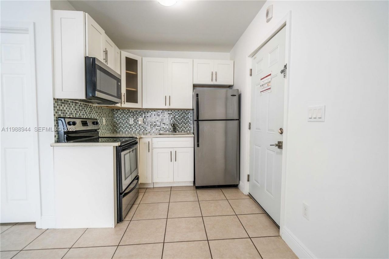 6971 Carlyle Ave , Unit 105, Miami Beach, FL 33141 Photo