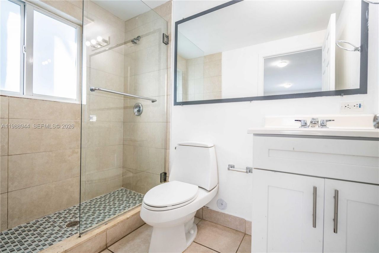 6971 Carlyle Ave , Unit 105, Miami Beach, FL 33141 Photo