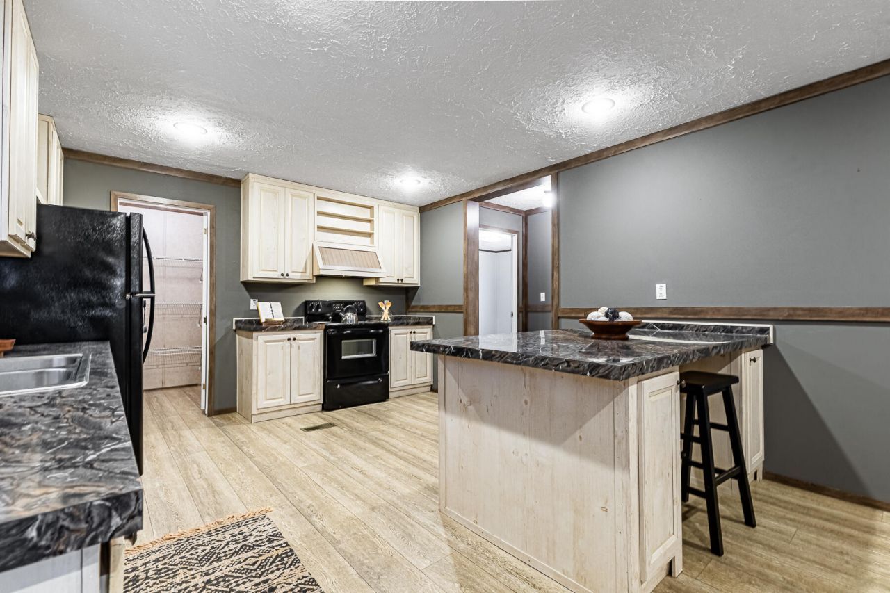 406 Butter Road Photo 16