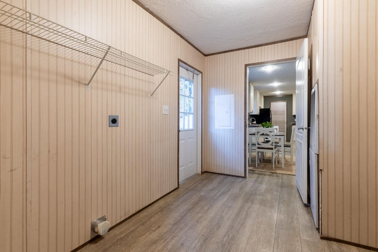 406 Butter Road Photo 34