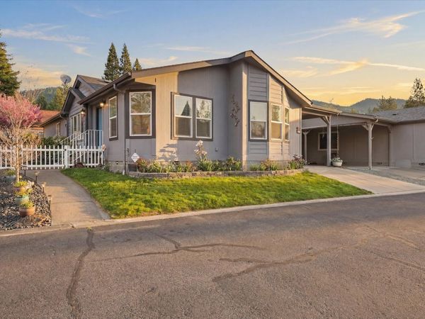 156 NW Wrightwood Circle, Grants Pass, OR 97526