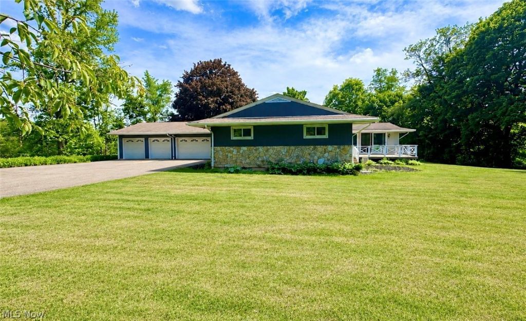 11685 Mills Road, Garrettsville, OH 44231