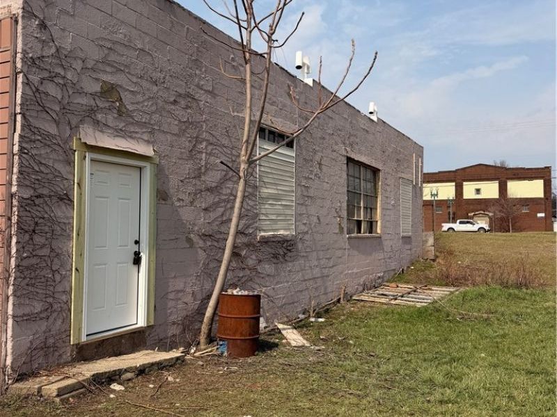 519 Hartung Place NE, Canton, OH 44704 Photo 3