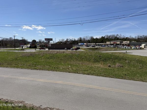 402 S Broad St, New Tazewell, TN 37825