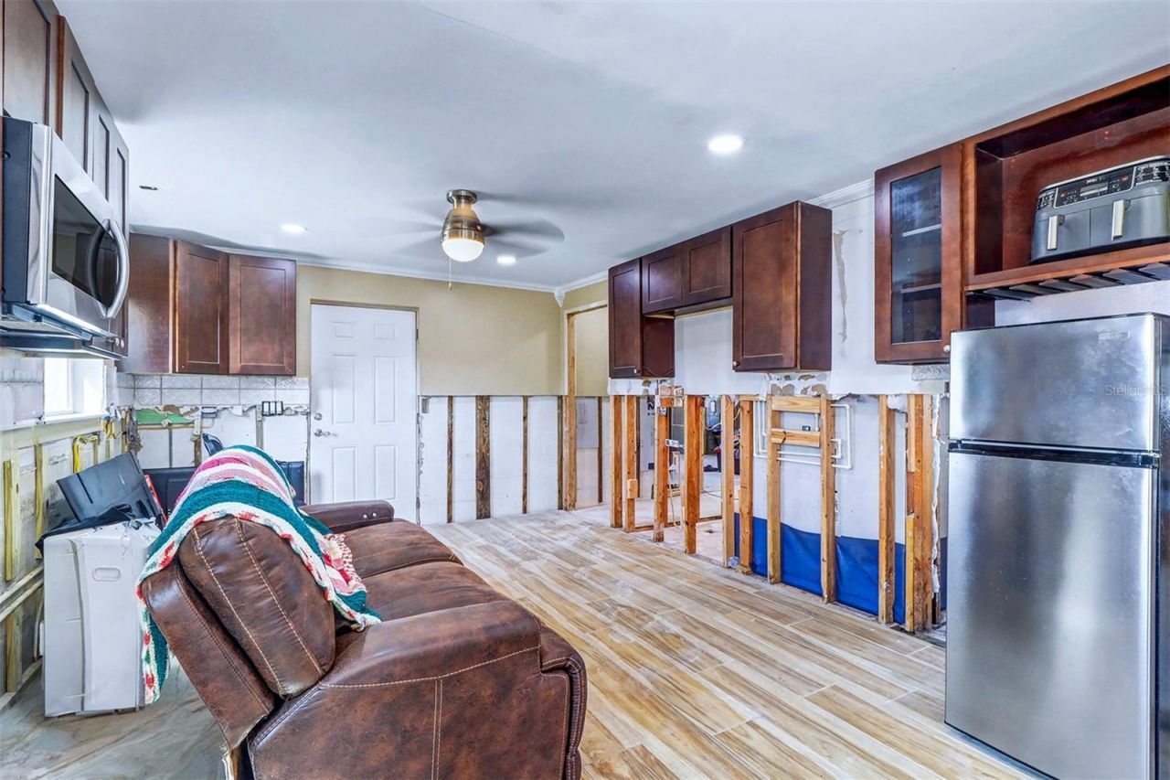 8751 Orient Way Ne, Saint Petersburg, FL 33702 Photo