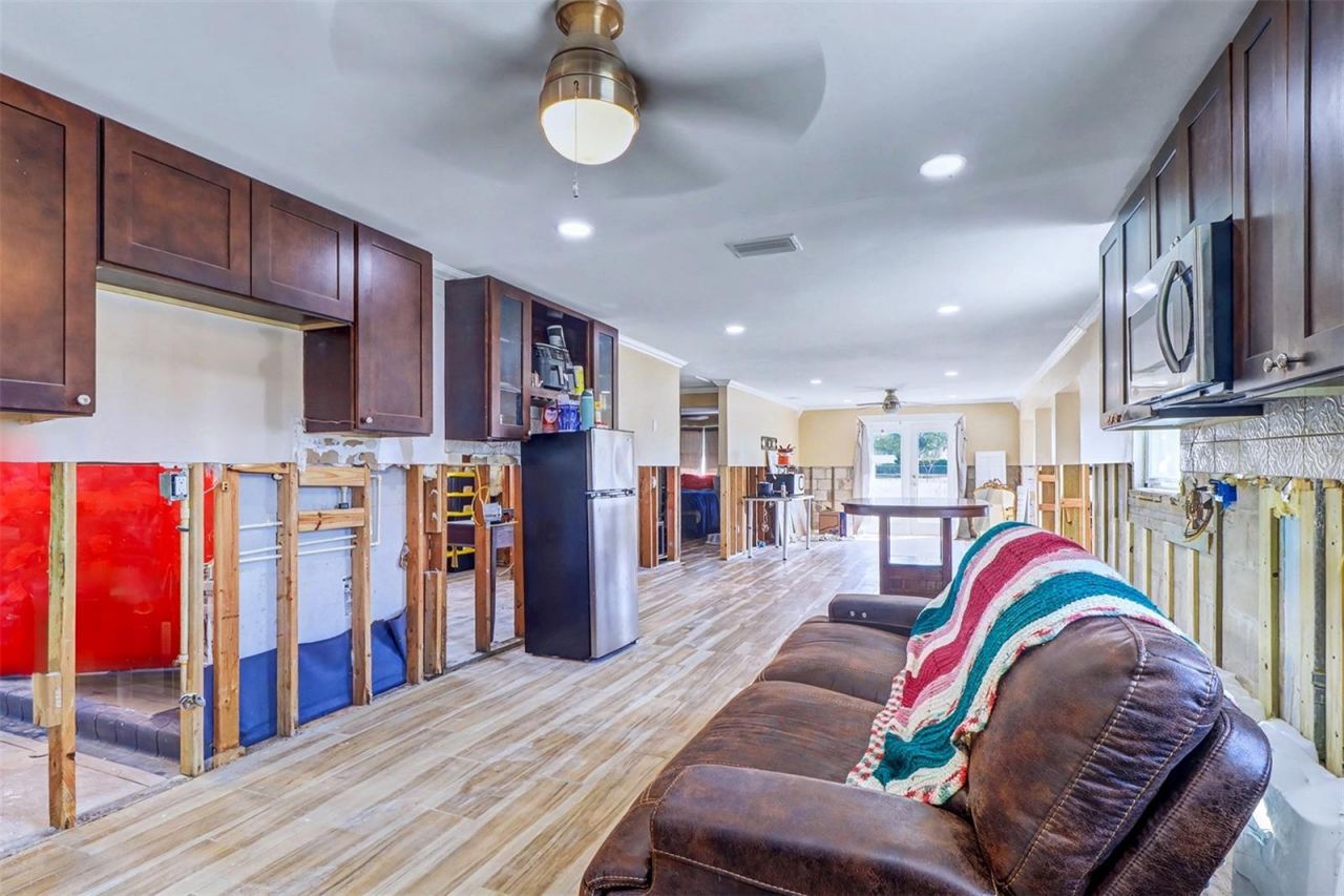 8751 Orient Way Ne, Saint Petersburg, FL 33702 Photo