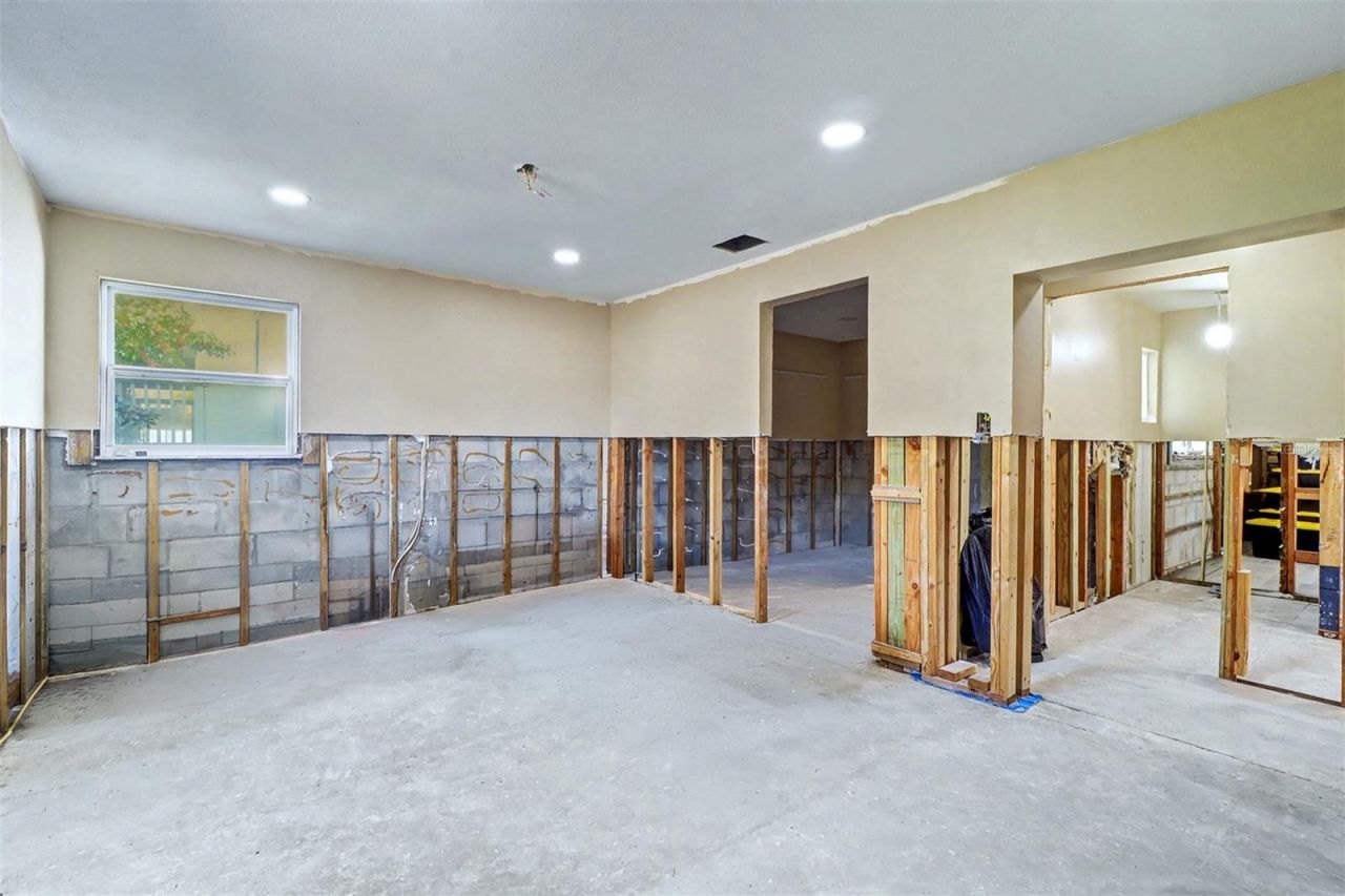 8751 Orient Way Ne, Saint Petersburg, FL 33702 Photo