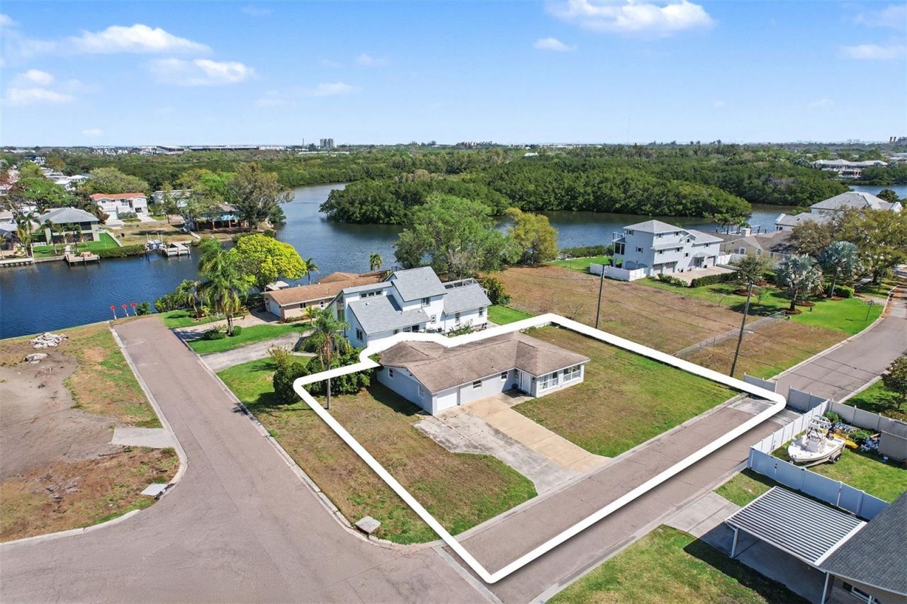 8751 Orient Way Ne, Saint Petersburg, FL 33702 Photo