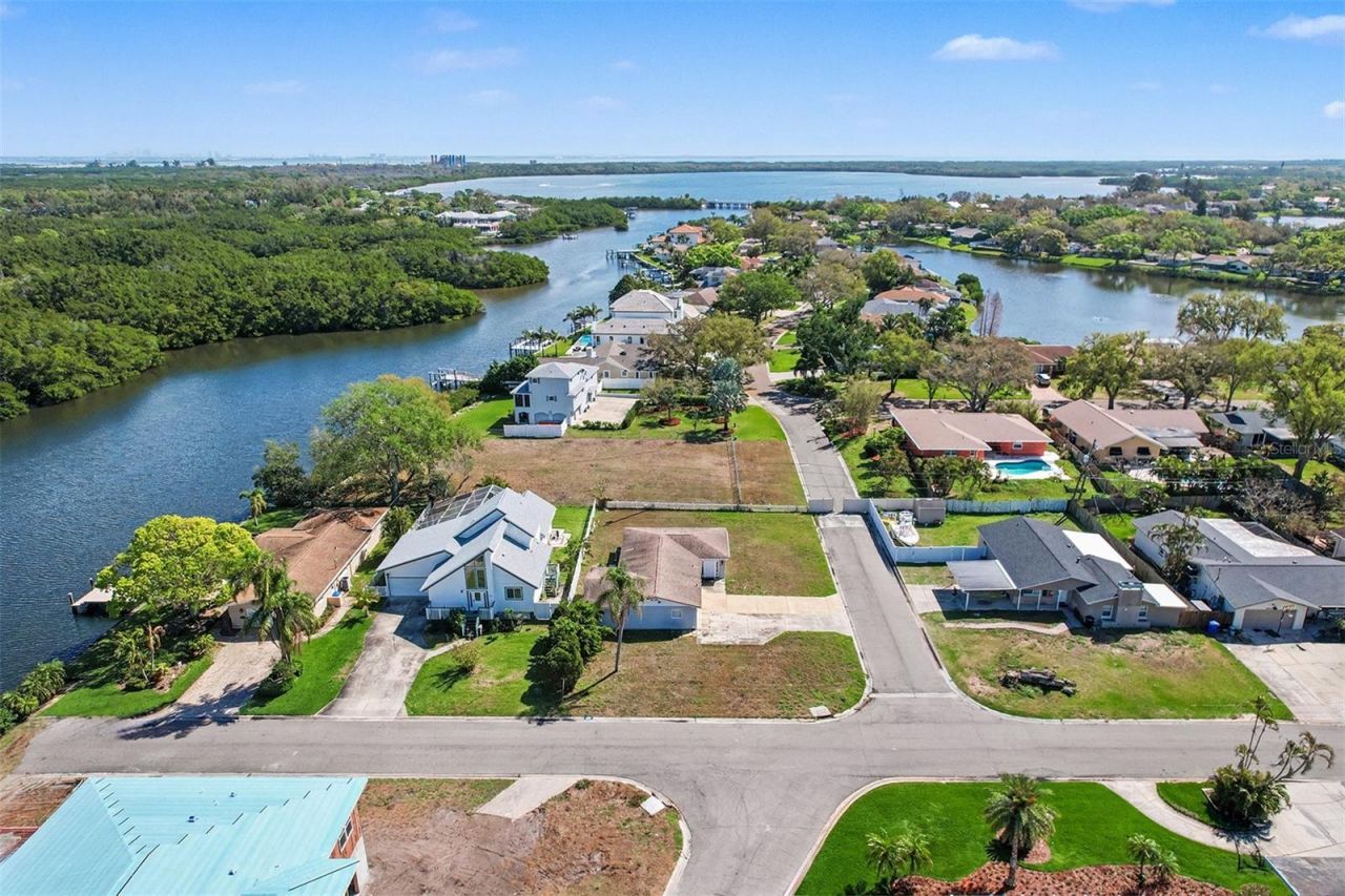 8751 Orient Way Ne, Saint Petersburg, FL 33702 Photo