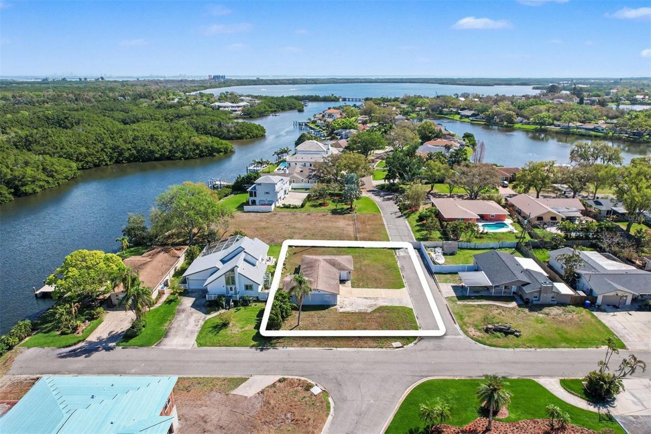 8751 Orient Way Ne, Saint Petersburg, FL 33702 Photo