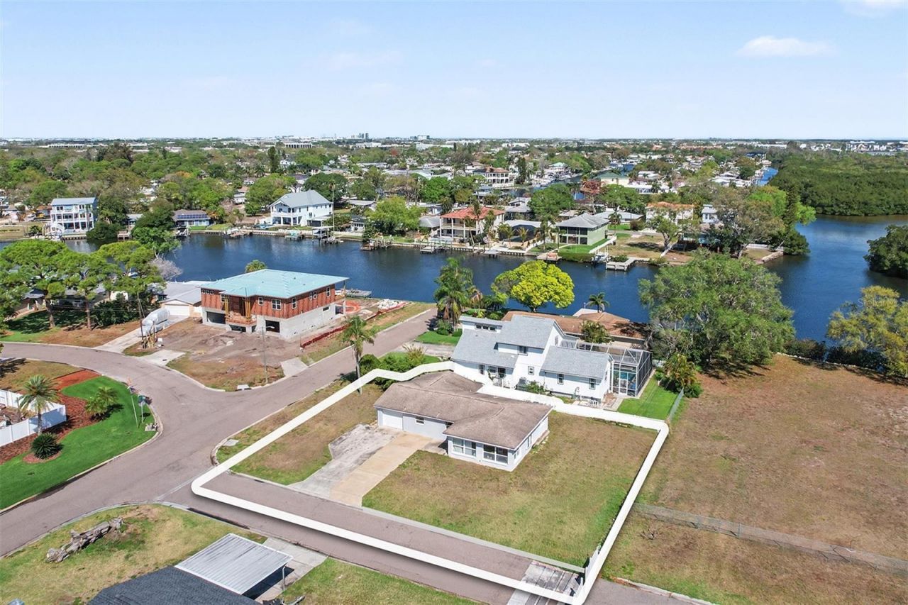 8751 Orient Way Ne, Saint Petersburg, FL 33702 Photo