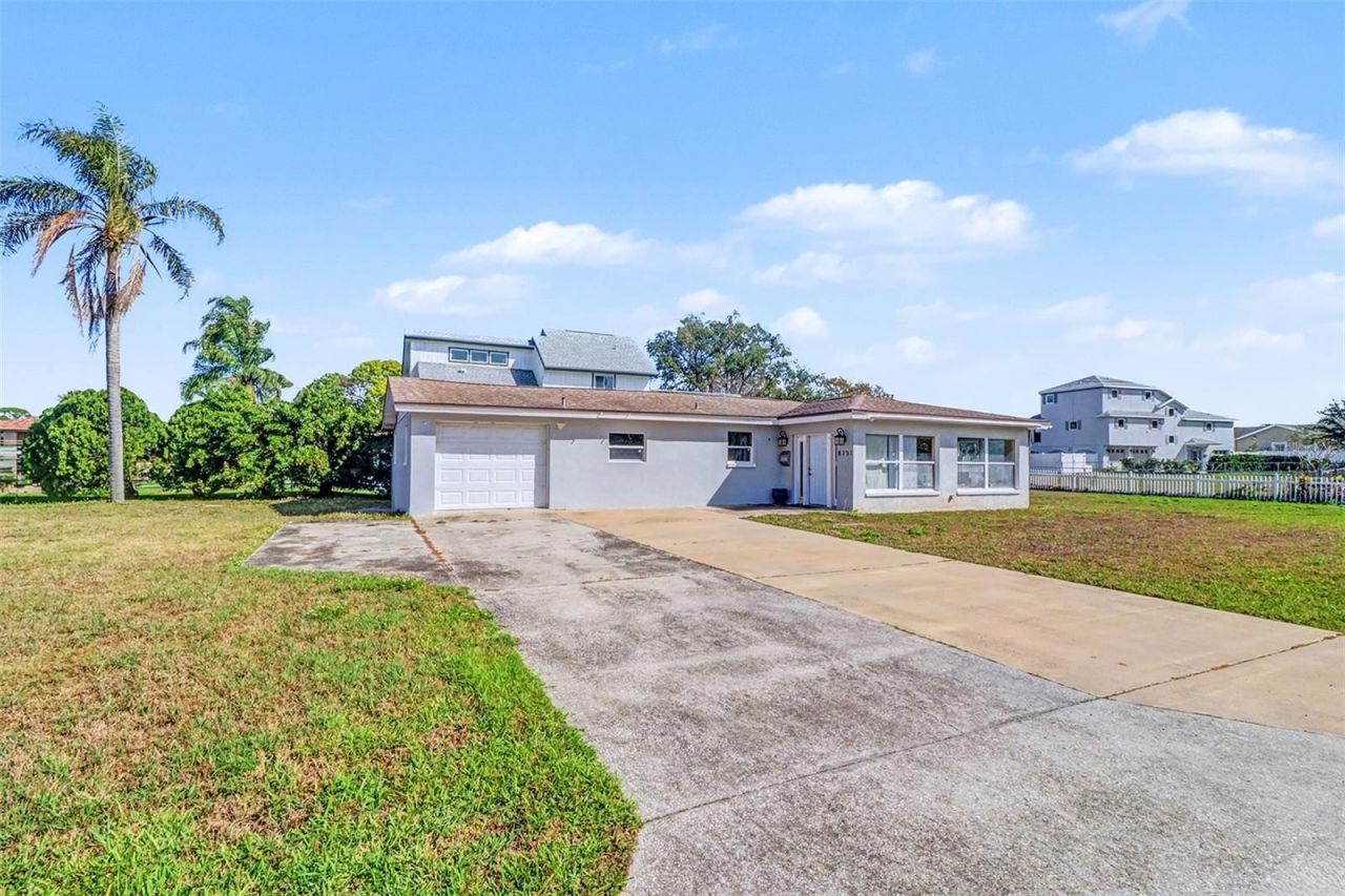 8751 Orient Way Ne, Saint Petersburg, FL 33702 Photo