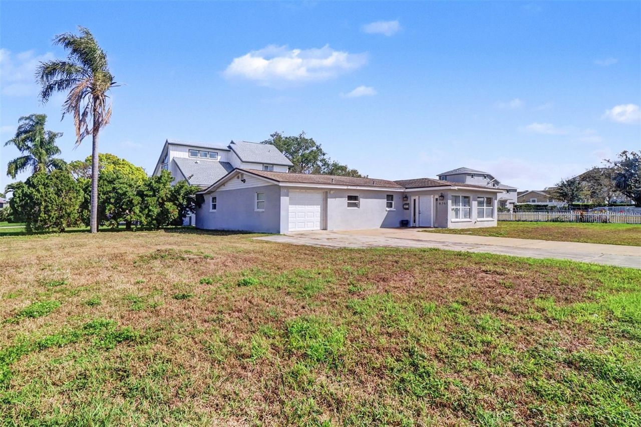 8751 Orient Way Ne, Saint Petersburg, FL 33702 Photo