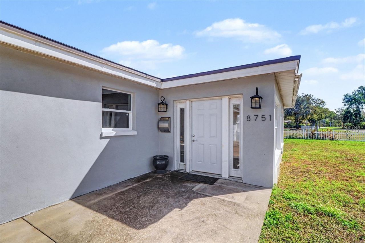 8751 Orient Way Ne, Saint Petersburg, FL 33702 Photo