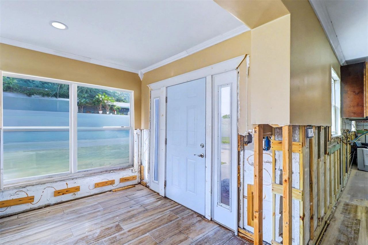 8751 Orient Way Ne, Saint Petersburg, FL 33702 Photo