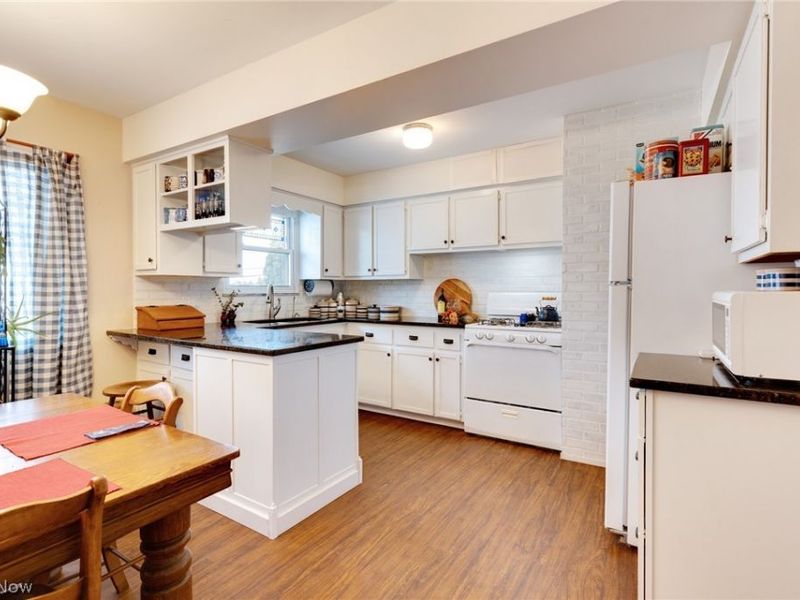 1842 Thornapple Avenue, Akron, OH 44301 Photo 11