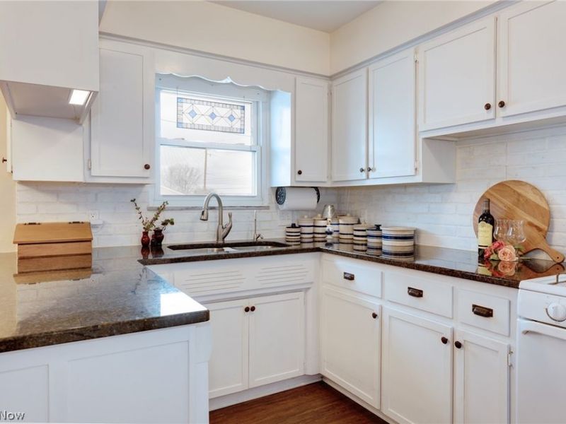 1842 Thornapple Avenue, Akron, OH 44301 Photo 13