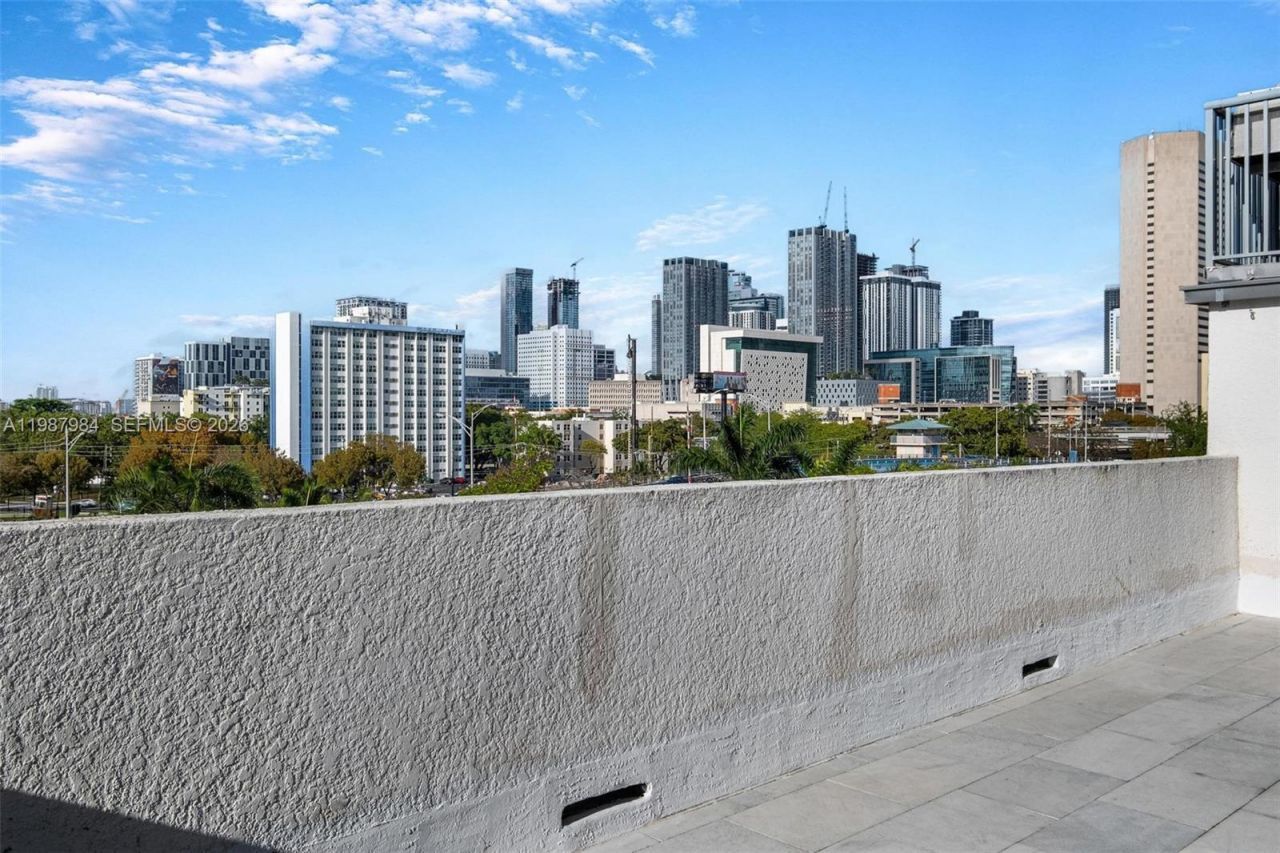 10 SW South River Dr , Unit 609, Miami, FL 33130 Photo