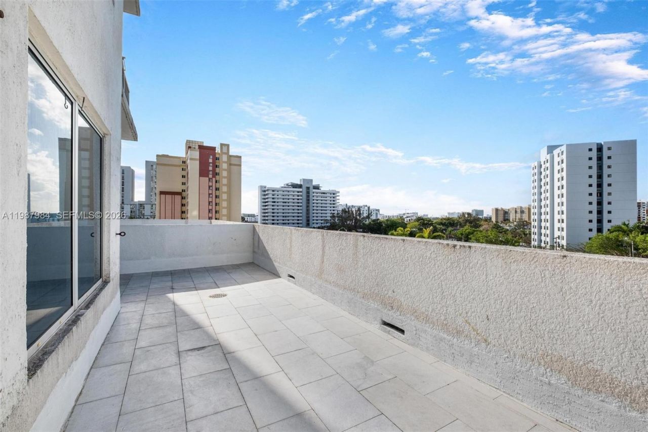 10 SW South River Dr , Unit 609, Miami, FL 33130 Photo