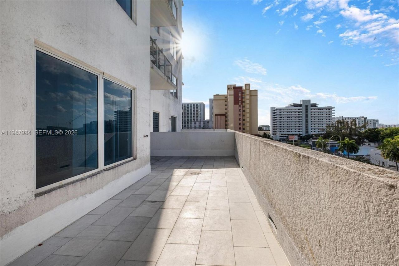 10 SW South River Dr , Unit 609, Miami, FL 33130 Photo