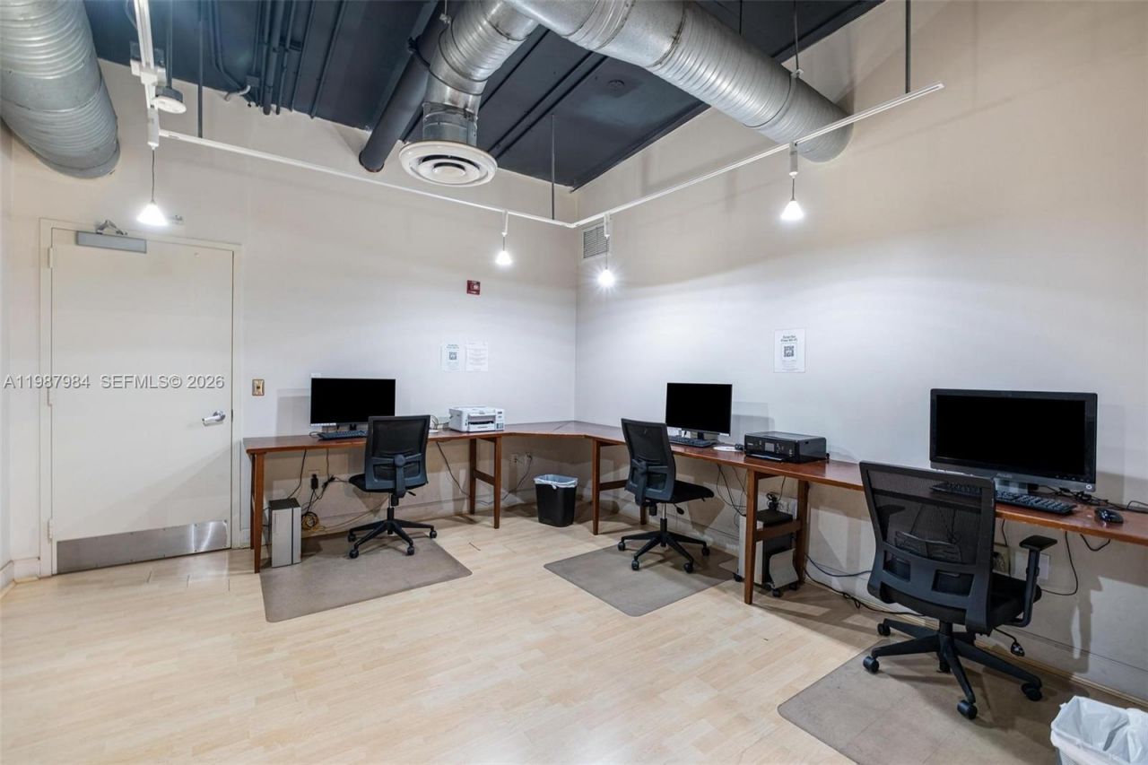 10 SW South River Dr , Unit 609, Miami, FL 33130 Photo