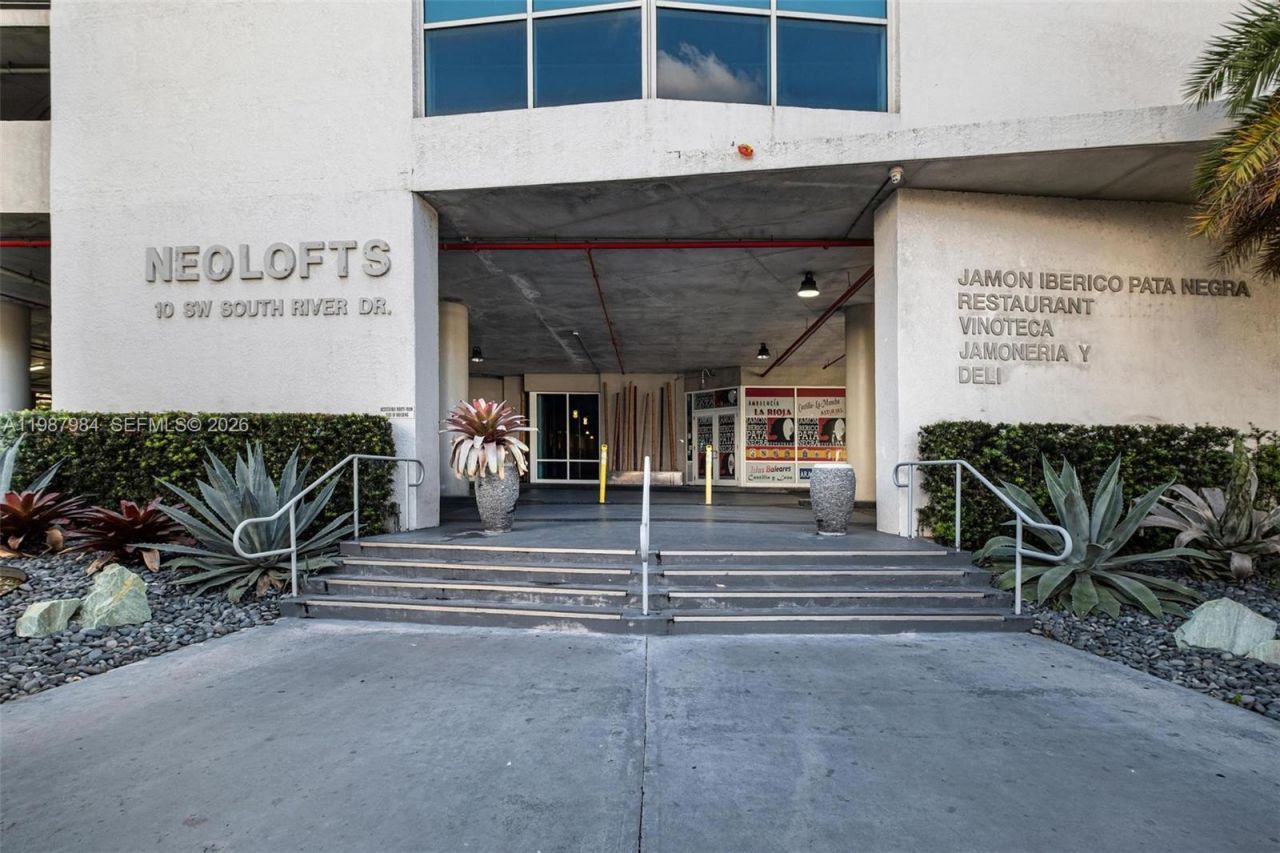 10 SW South River Dr , Unit 609, Miami, FL 33130 Photo