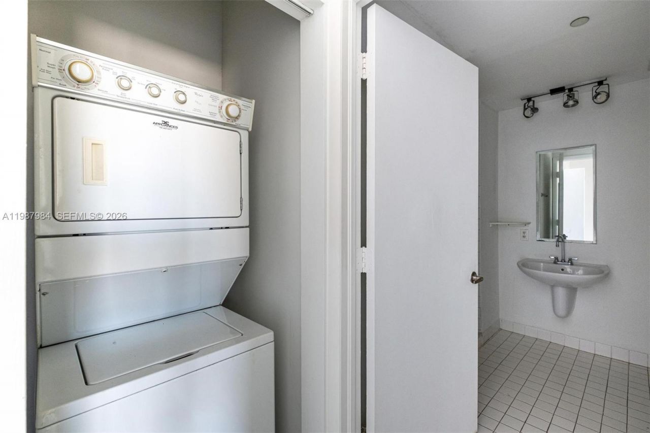 10 SW South River Dr , Unit 609, Miami, FL 33130 Photo