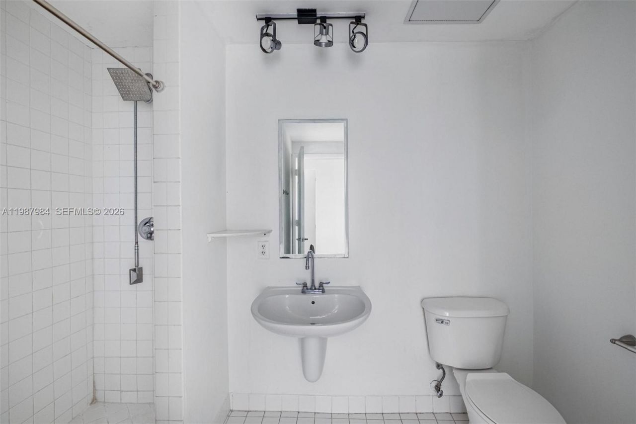 10 SW South River Dr , Unit 609, Miami, FL 33130 Photo