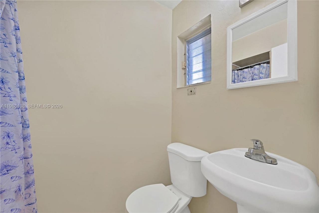 923 N 16th Ct , Hollywood, FL 33020 Photo