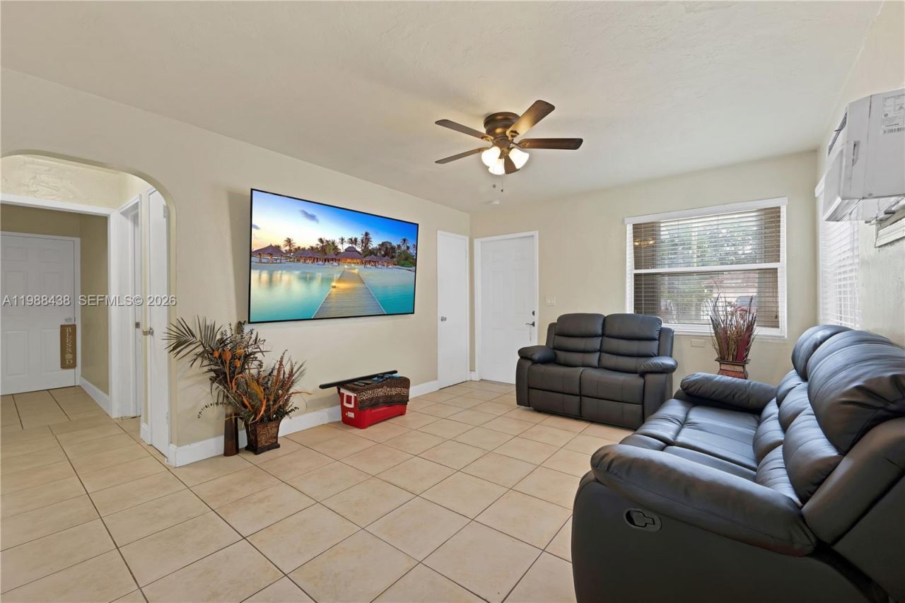 923 N 16th Ct , Hollywood, FL 33020 Photo