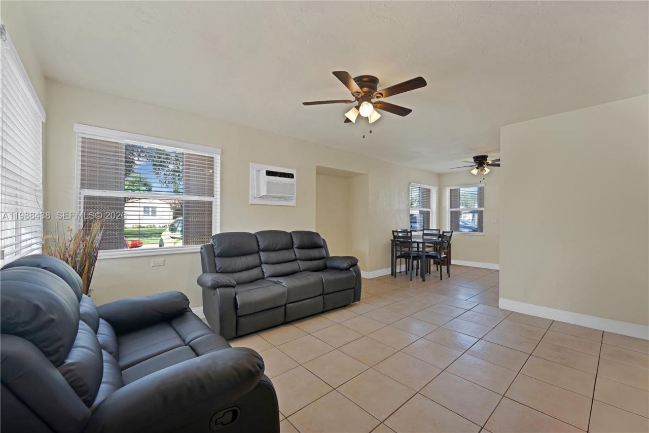 923 N 16th Ct , Hollywood, FL 33020 Photo