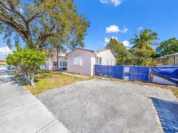605 NW 34th Ave , Miami, FL 33125