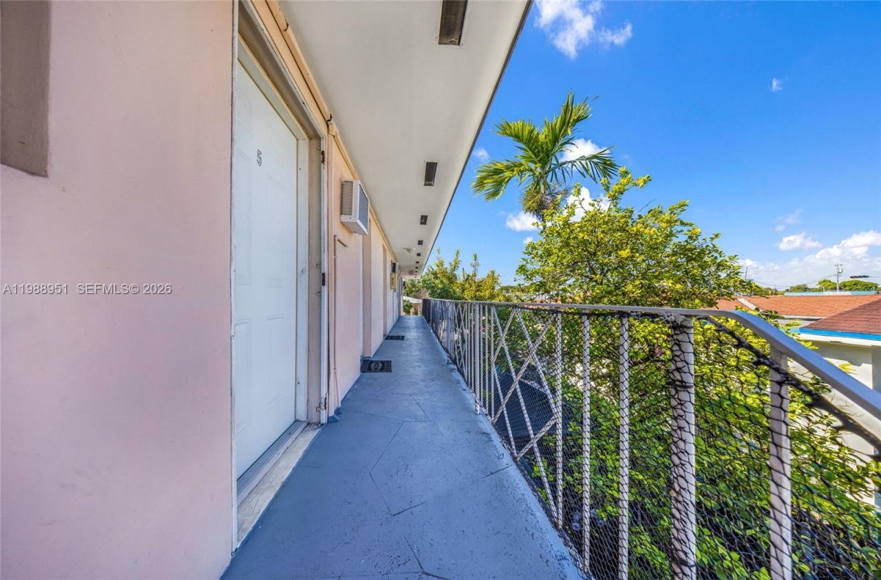 605 NW 34th Ave , Miami, FL 33125 Photo