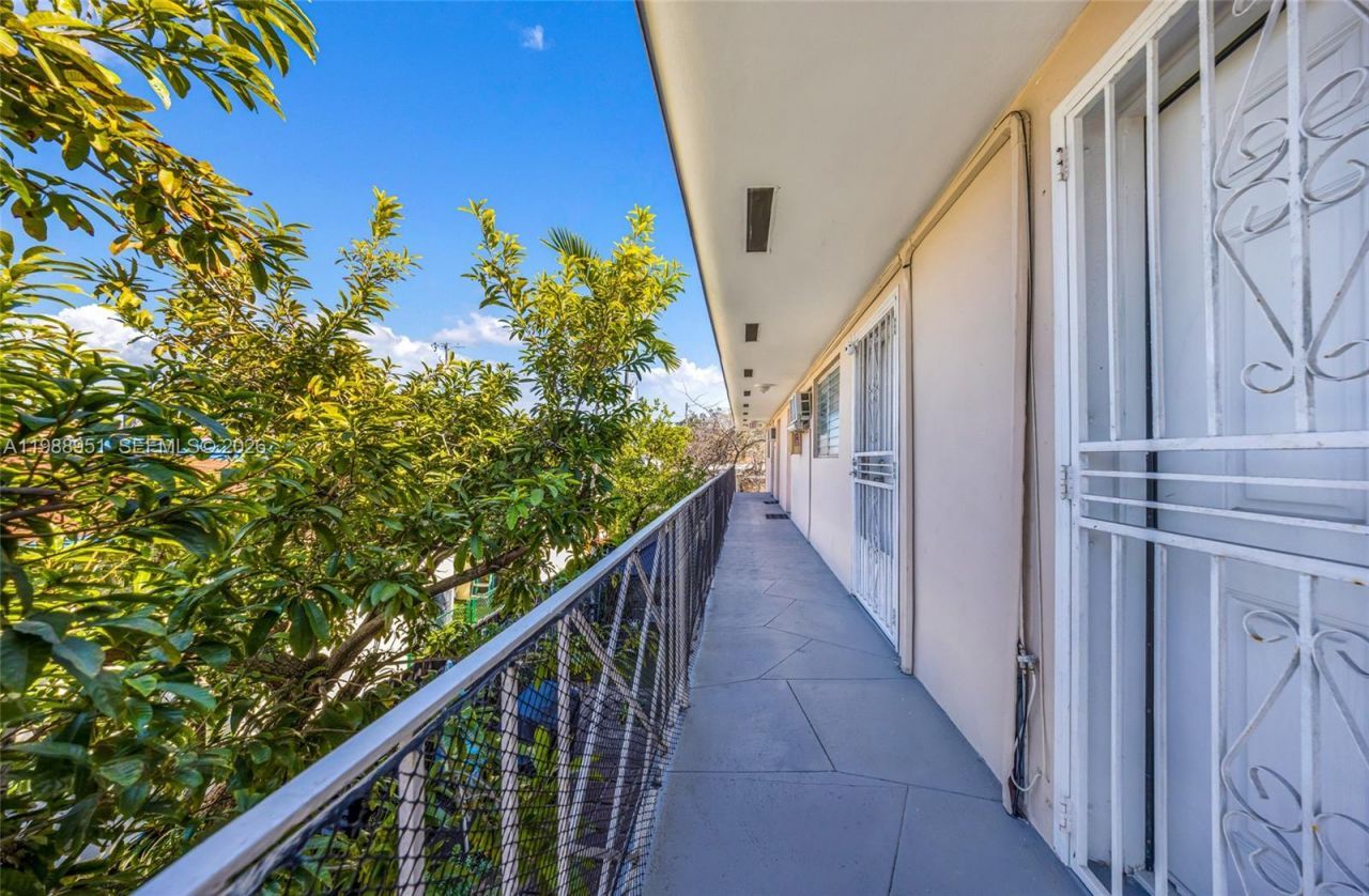 605 NW 34th Ave , Miami, FL 33125 Photo