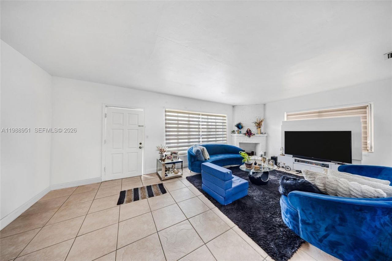 605 NW 34th Ave , Miami, FL 33125 Photo