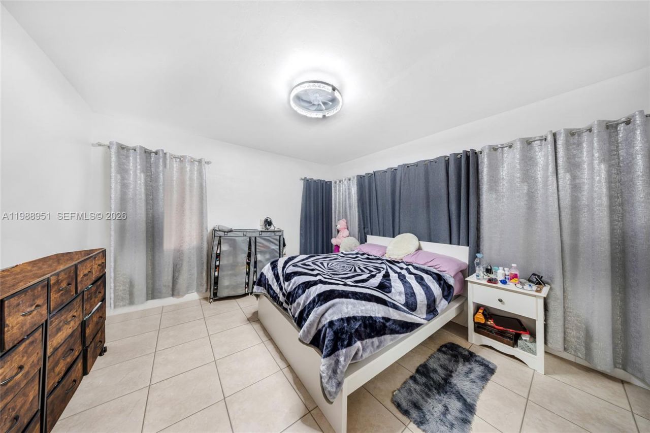 605 NW 34th Ave , Miami, FL 33125 Photo