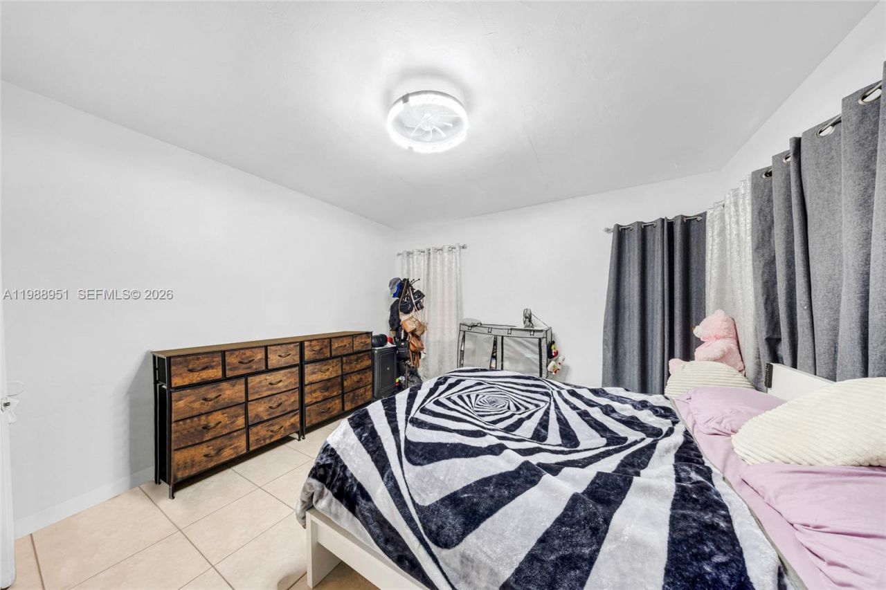 605 NW 34th Ave , Miami, FL 33125 Photo