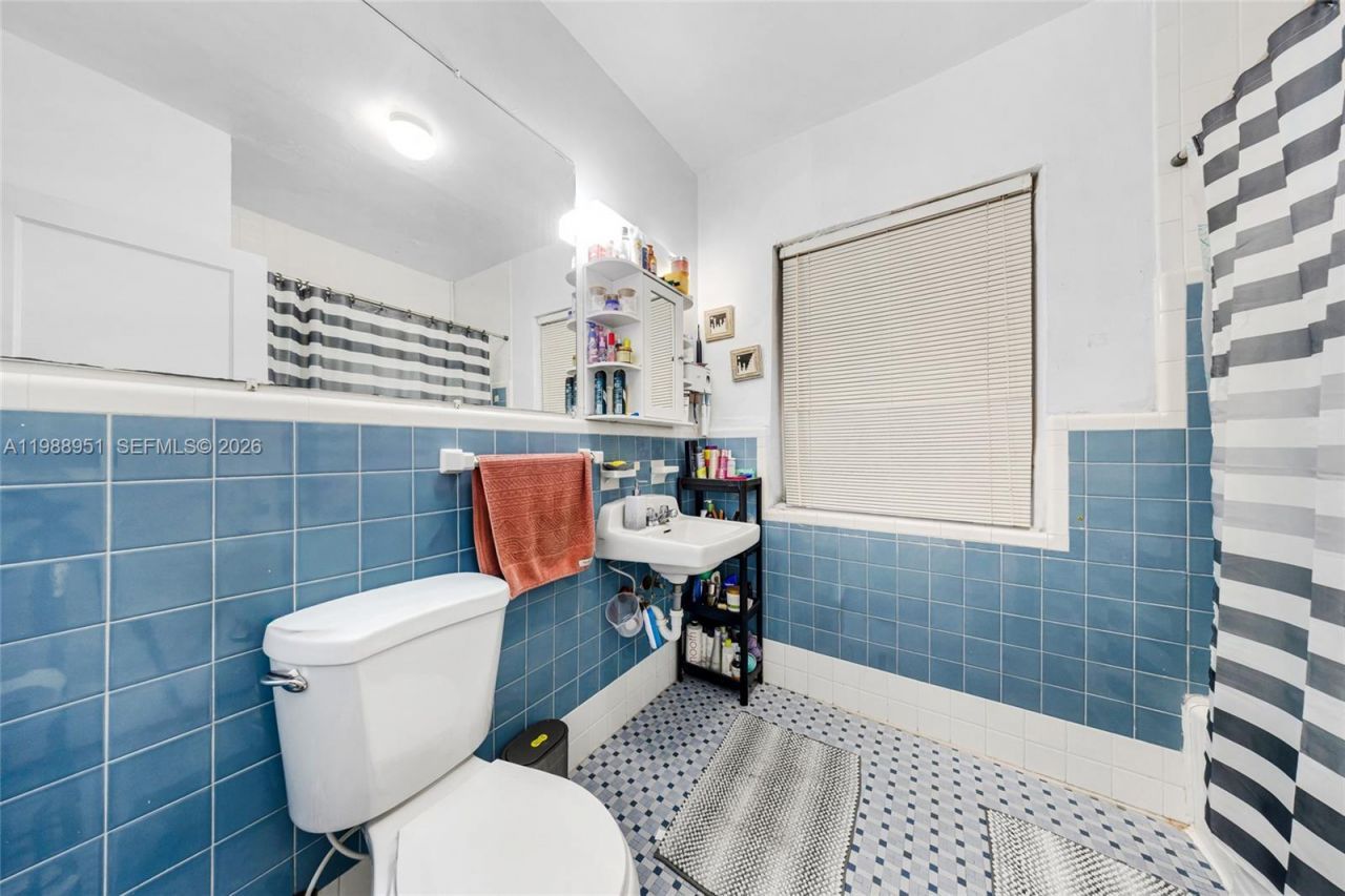 605 NW 34th Ave , Miami, FL 33125 Photo