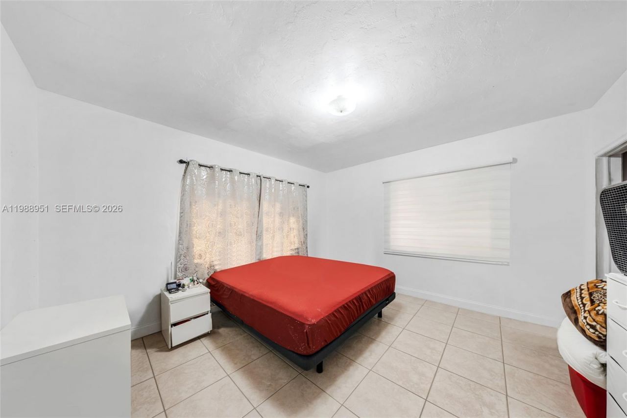 605 NW 34th Ave , Miami, FL 33125 Photo