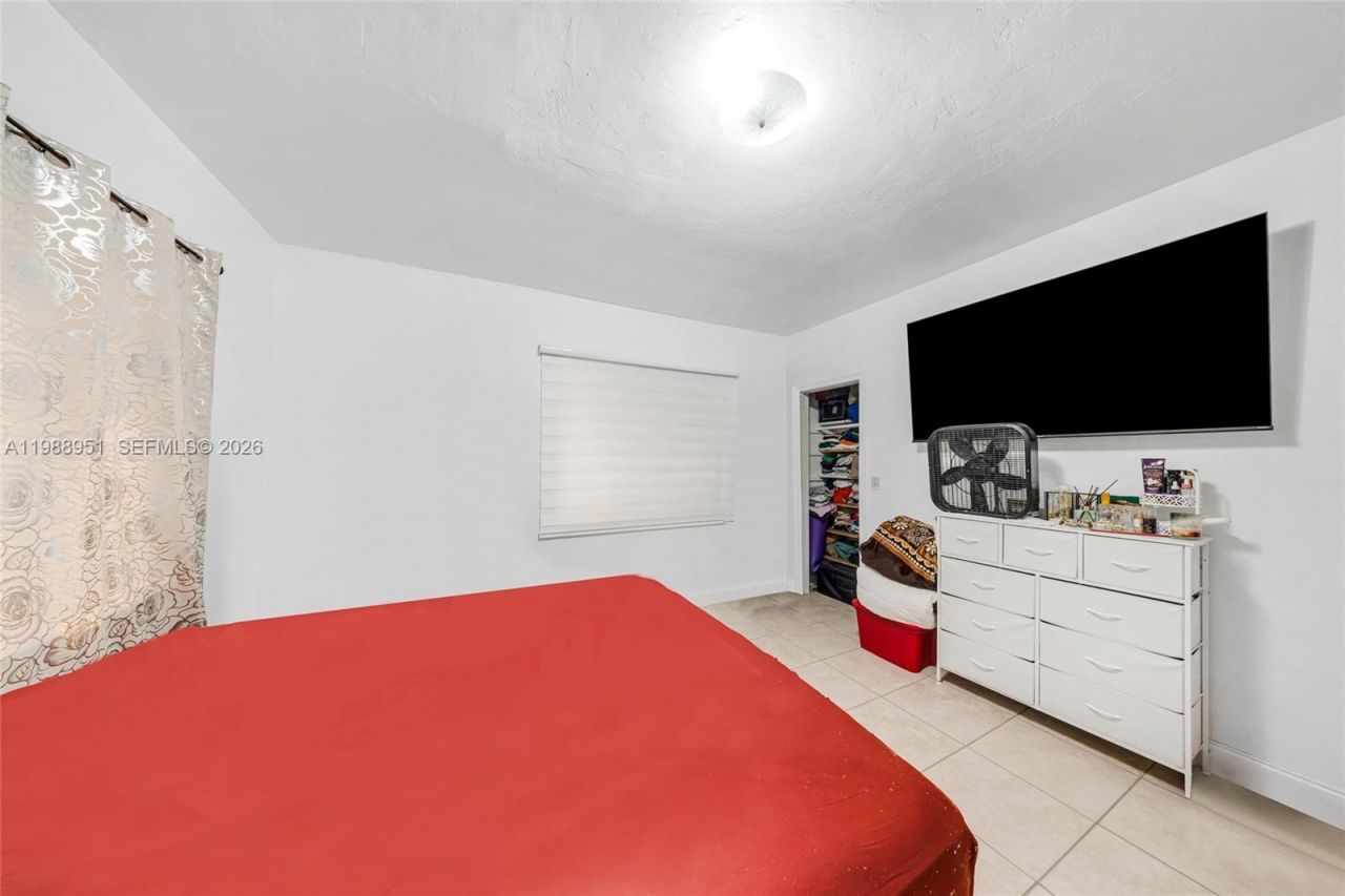 605 NW 34th Ave , Miami, FL 33125 Photo