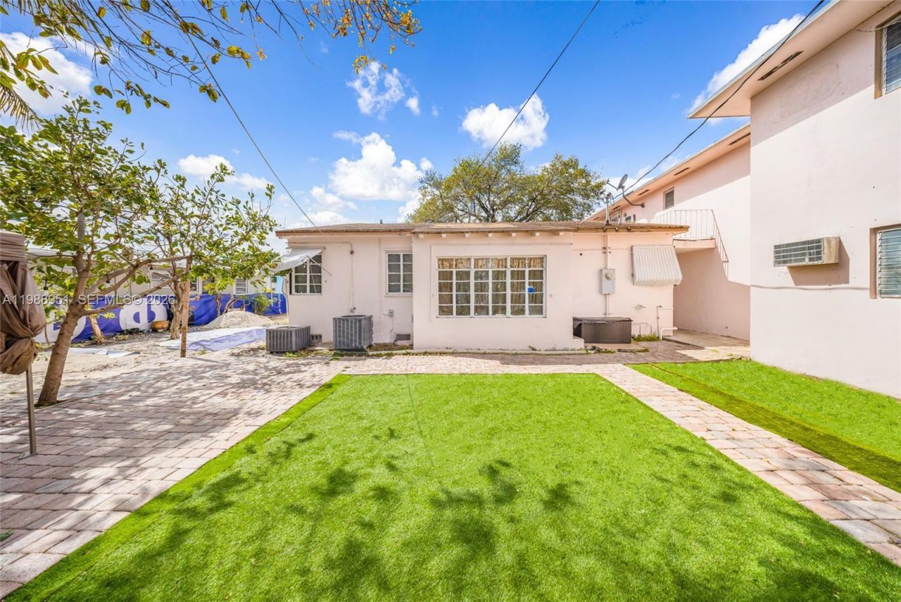 605 NW 34th Ave , Miami, FL 33125 Photo