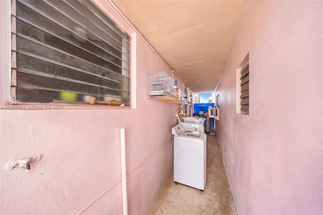 605 NW 34th Ave , Miami, FL 33125 Photo