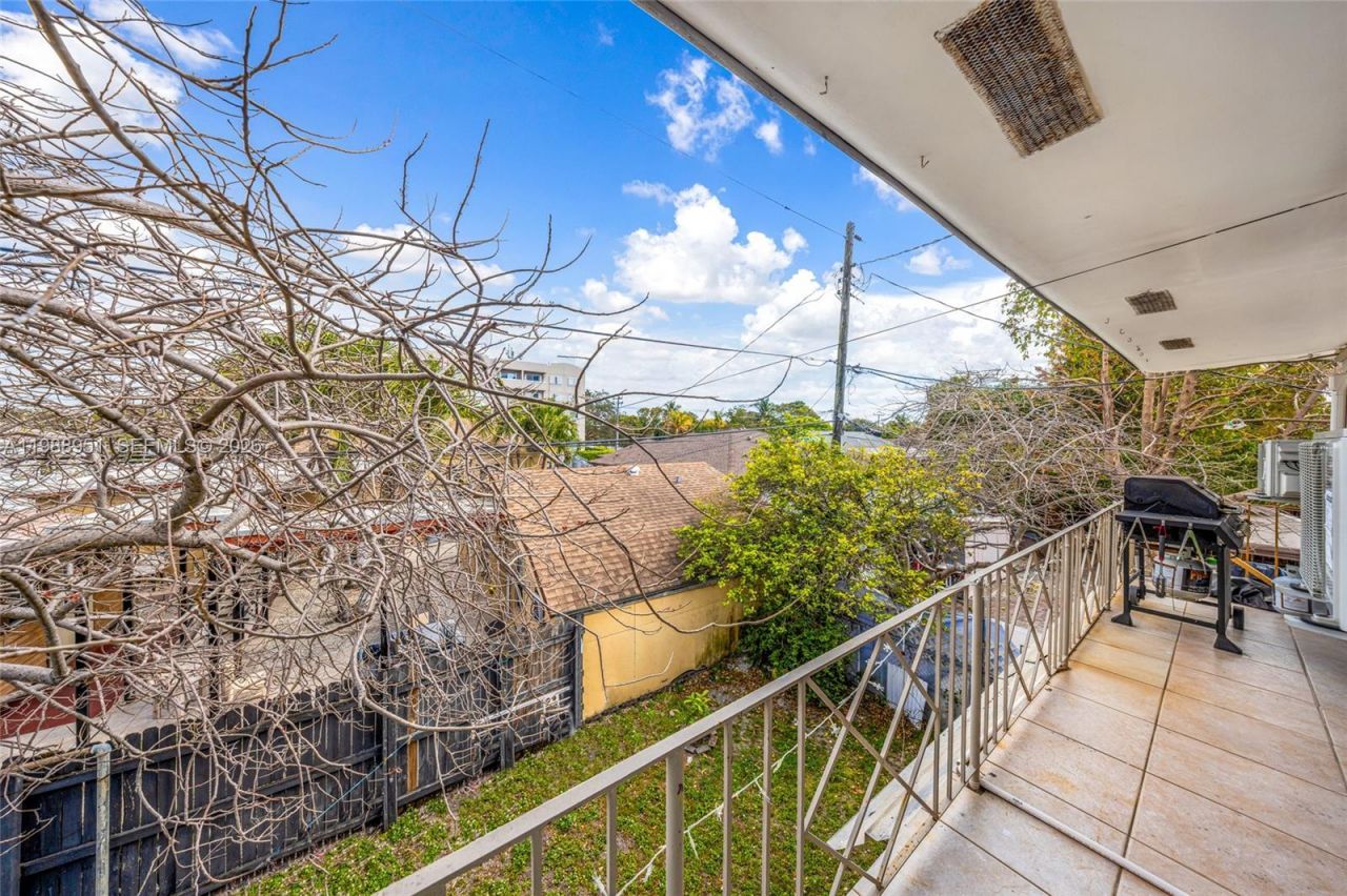 605 NW 34th Ave , Miami, FL 33125 Photo