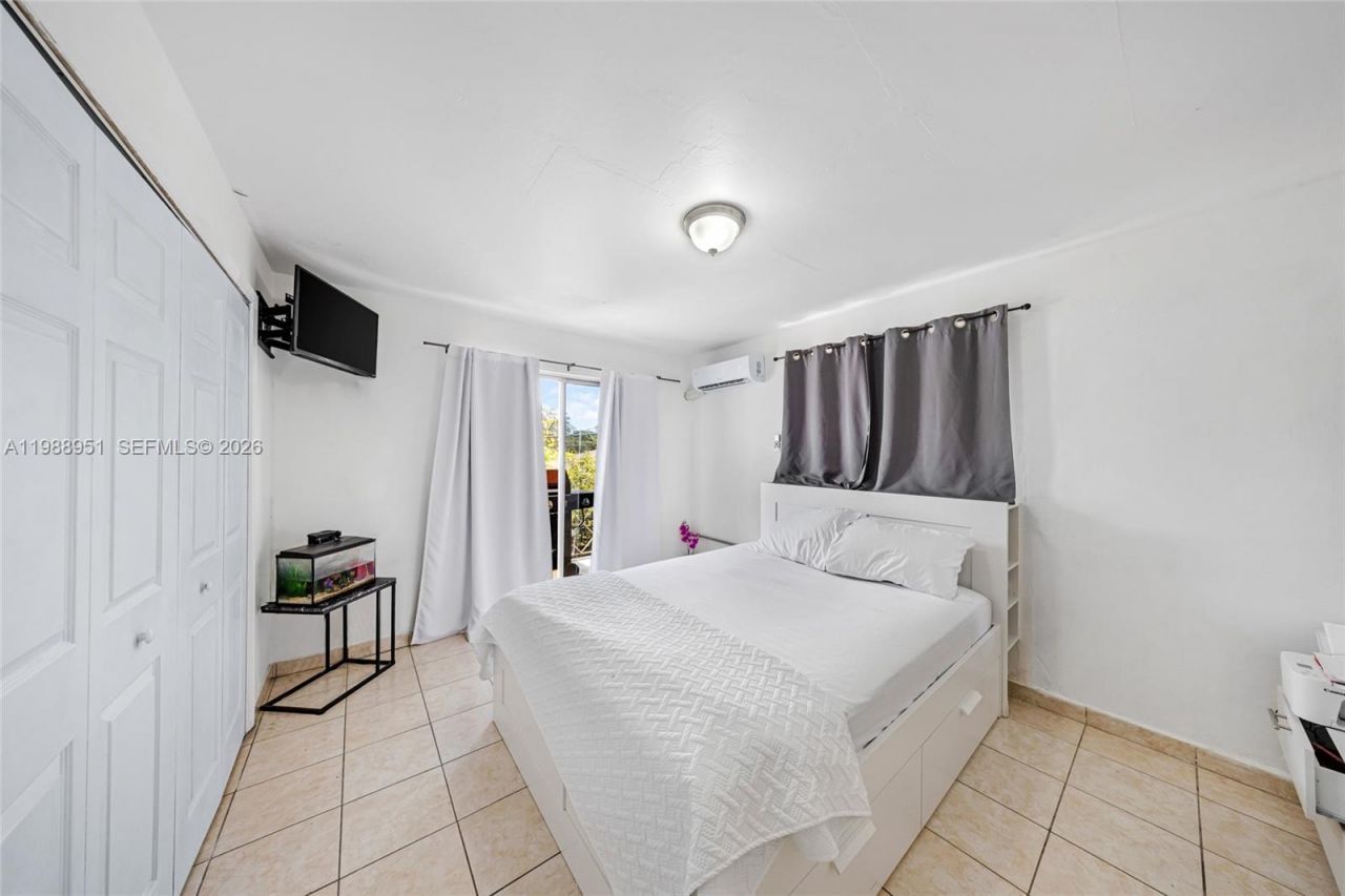 605 NW 34th Ave , Miami, FL 33125 Photo