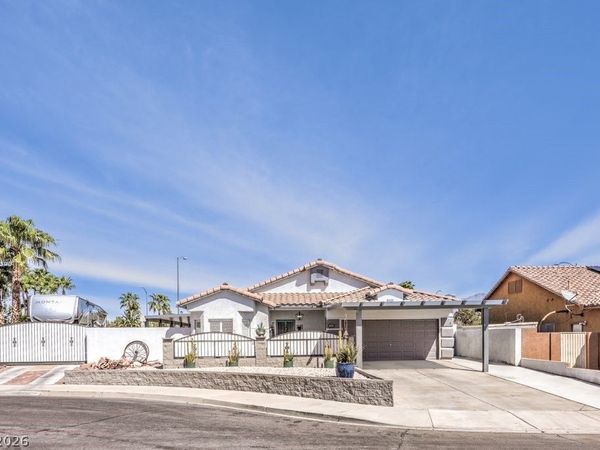 7520 Barbie Avenue , Las Vegas, NV 89131