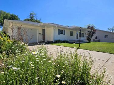 1017 K Street, Geneva, NE 68361
