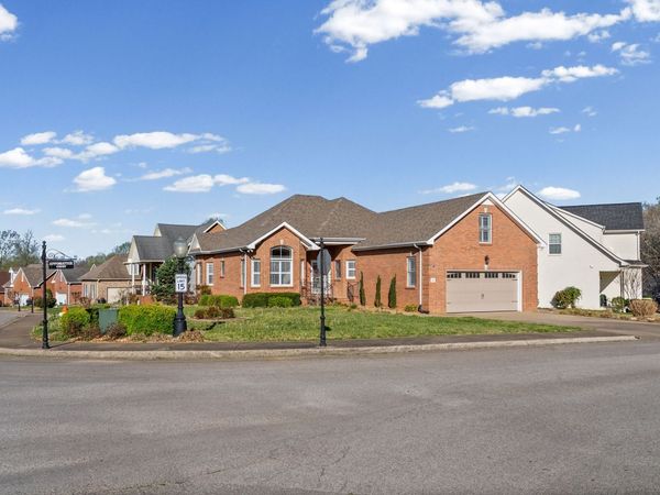 650 Appomattox Ct , Clarksville, TN 37043