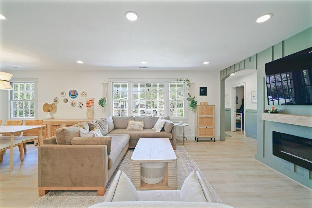 673 Edmonds Drive Photo 4