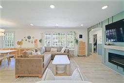 673 Edmonds Drive photo 4